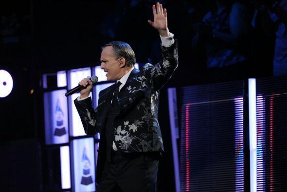 'Amante Bandido' es uno de los tantos temas de Miguel Bosé que pareciera...