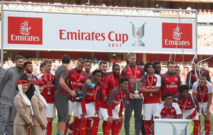 Aunque perdió con Sevilla, el Arsenal se quedó con la Emirates Cup Getty...
