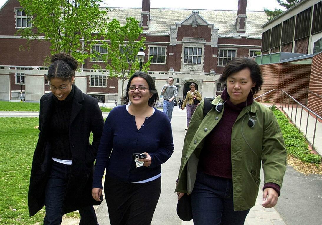 uni contigo estudiantes FAFSA