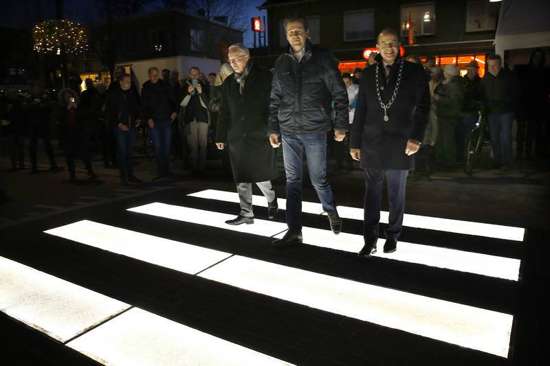 Cruce peatonal led en Holanda csm__OUS6186_3a15132651.jpg