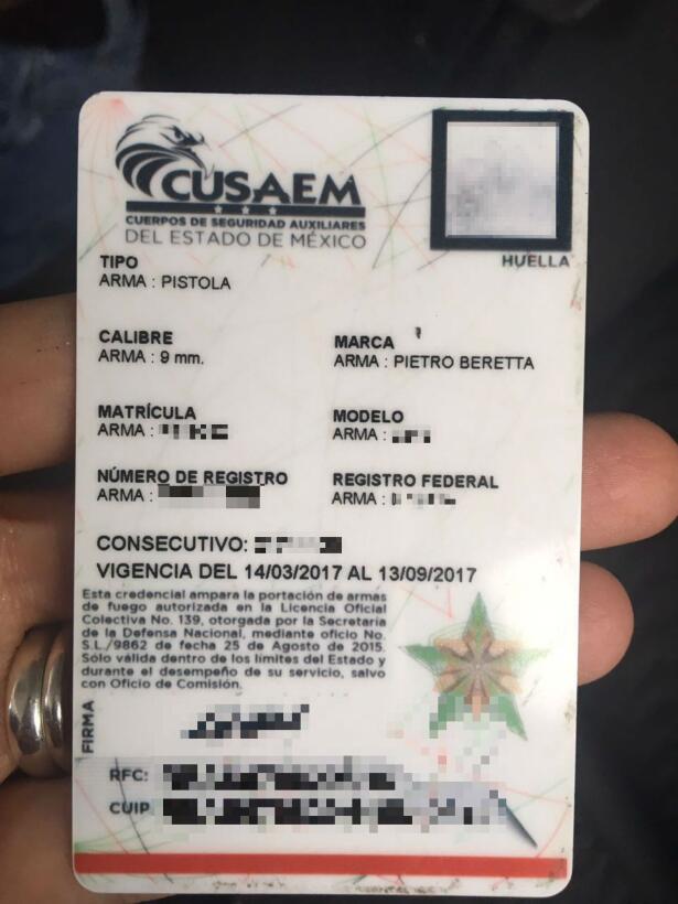 Los guardias de Cusaem tienen armas gracias a una licencia oficial de po...