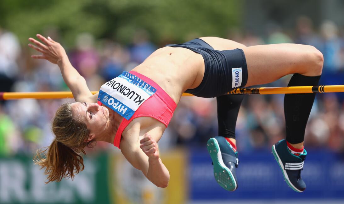 Eliska Klucinova, la sexy atleta que se cambió de ropa interior frente a...