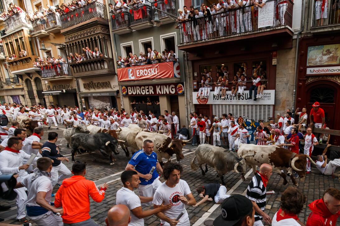 Fiestas españolas de San Fermín: ¿tortura o tradición? GettyImages-81006...