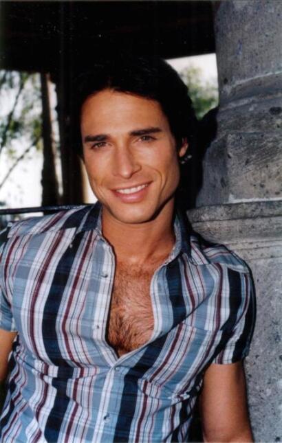 Sebastián Rulli pasó del modelaje a las novelas, así nos ha conquistado...