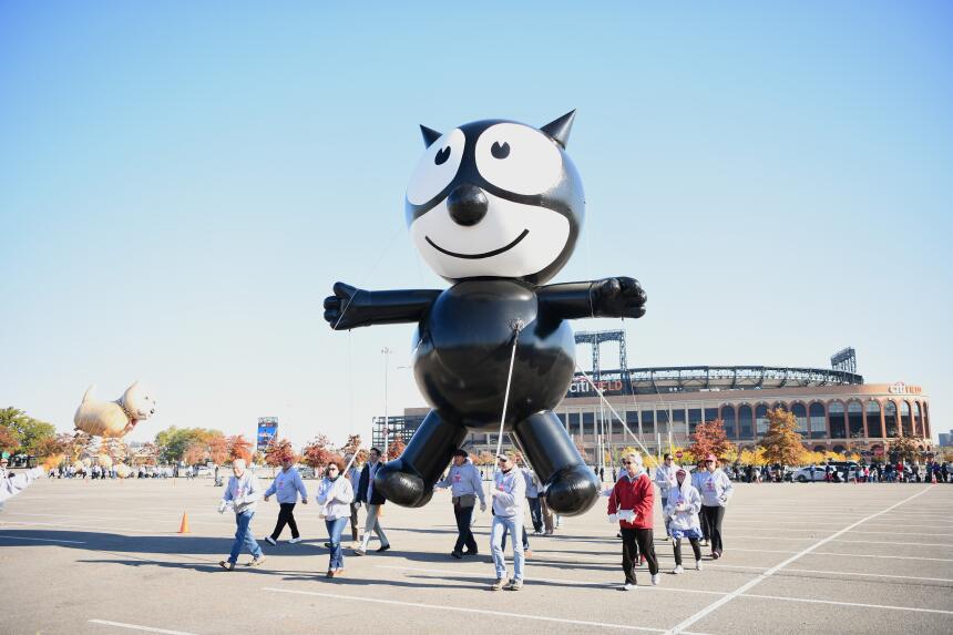 Este año regresa a formar parte del desfile el globo de El gato F...
